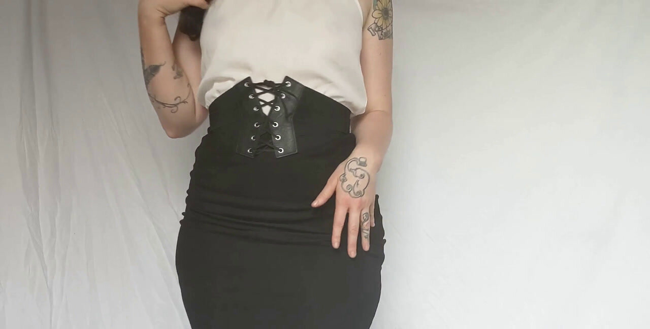 BastiennesButtButter - Mean Teacher Suggests Student Become Her Toilet, Big Pile, New Scat