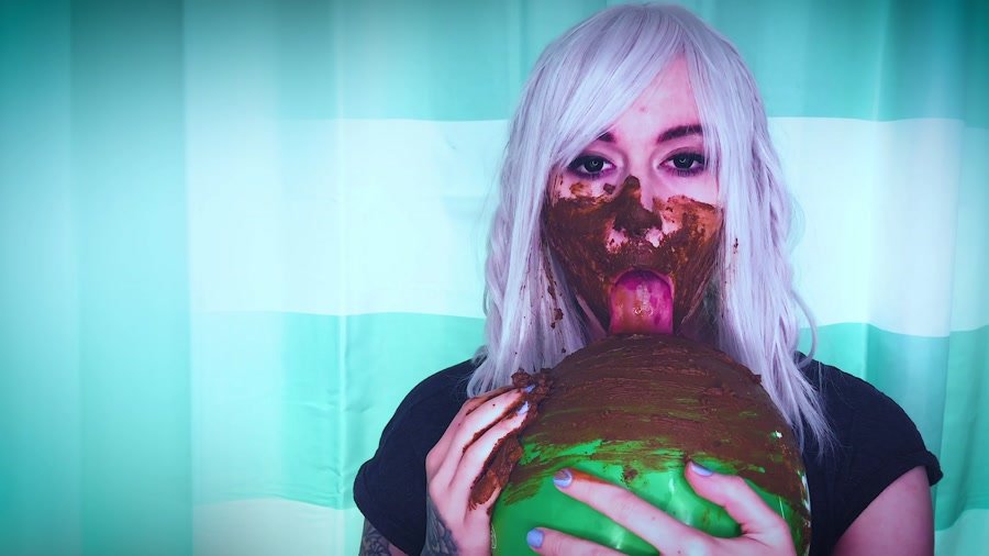 Download DirtyBetty - Im lovin it, Farting, Poop ShitWorld.net