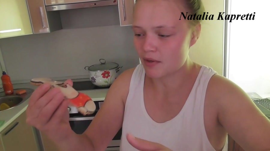 Mistress - She took shit in the middle of room, Amateur, New Scat