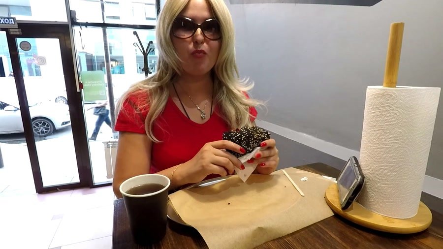 Download janet - Leggings Pooping In Fast Food Restaurant, Solo, Pee ShitWorld.net