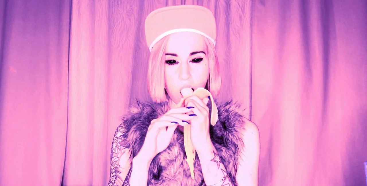 Download DirtyBetty - Banana milk shake for you, Solo, Defecation ShitWorld.net