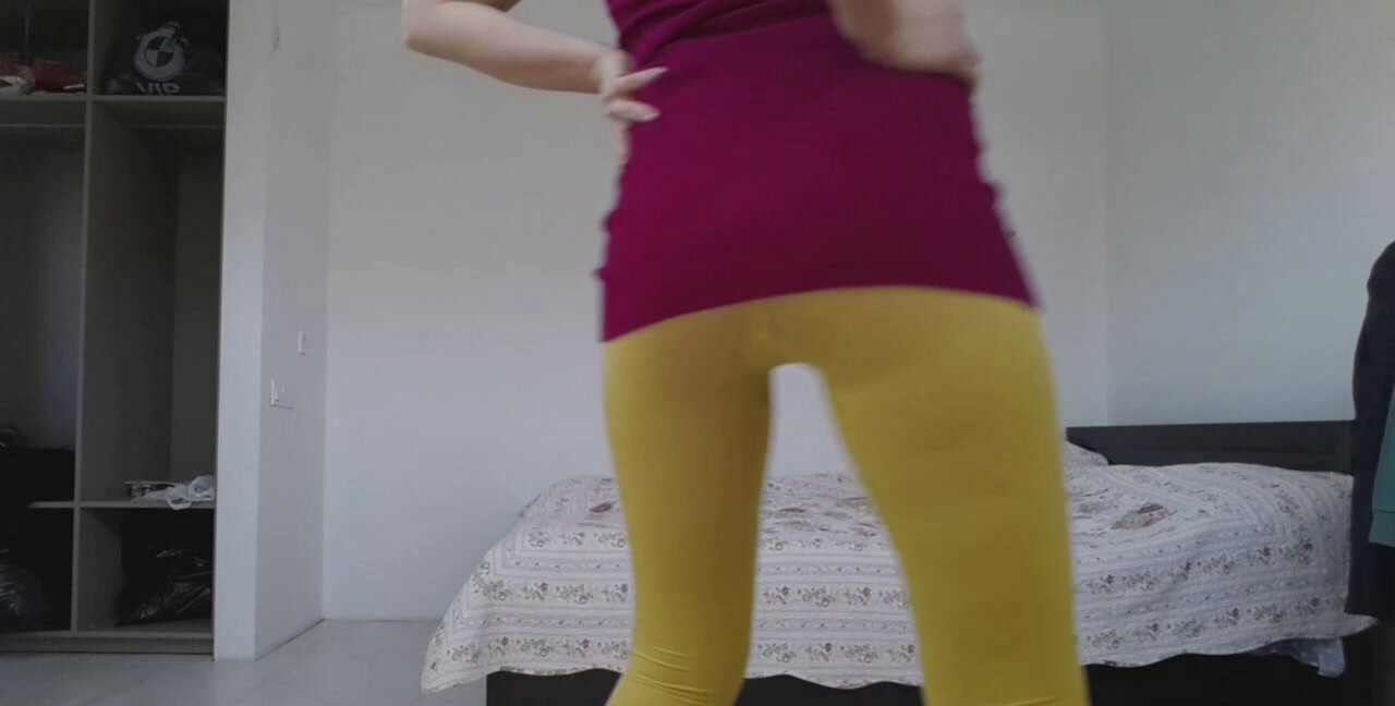 Thefartbabes - Yellow Tights Slap Messy, Voyeur, Diarrhea