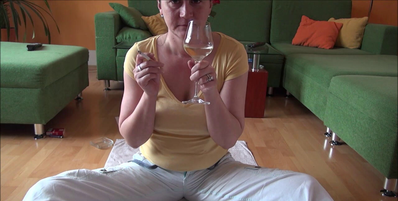 Download Solo - Smell my dirty pants, I shit myself, Stocking, Jeans Pooping ShitWorld.net