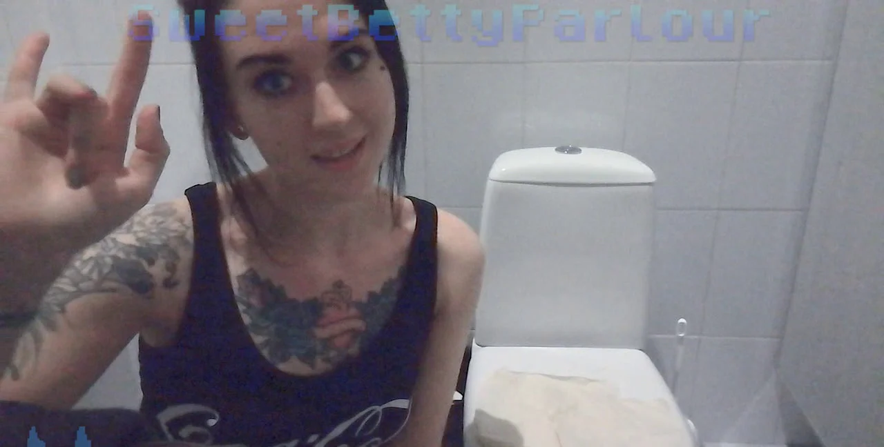 Download SweetBettyParlour - Super Public Wc Extreme, Kaviar Scat, Pooping Girls ShitWorld.net