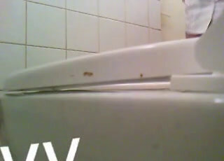 SVVSVV), Peeing