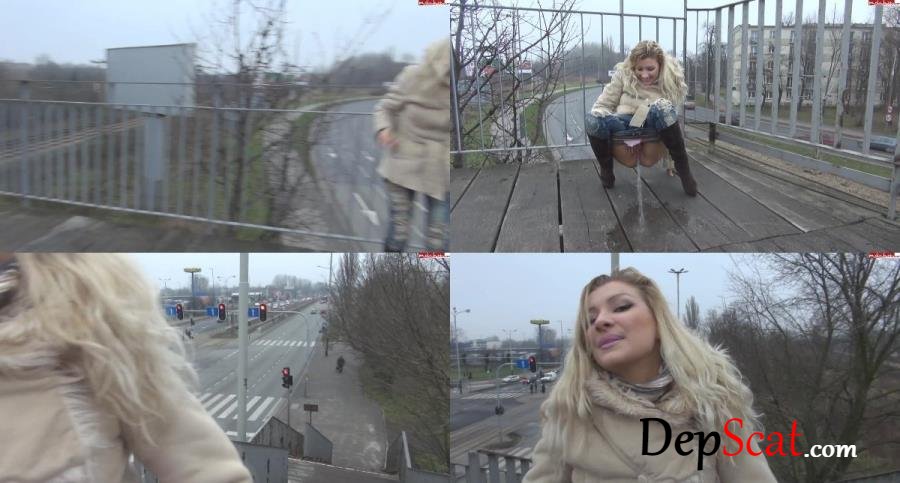 VanessaKiss - Pissen mitten in der Stadt auf der Brucke, Deepthroat, Pov