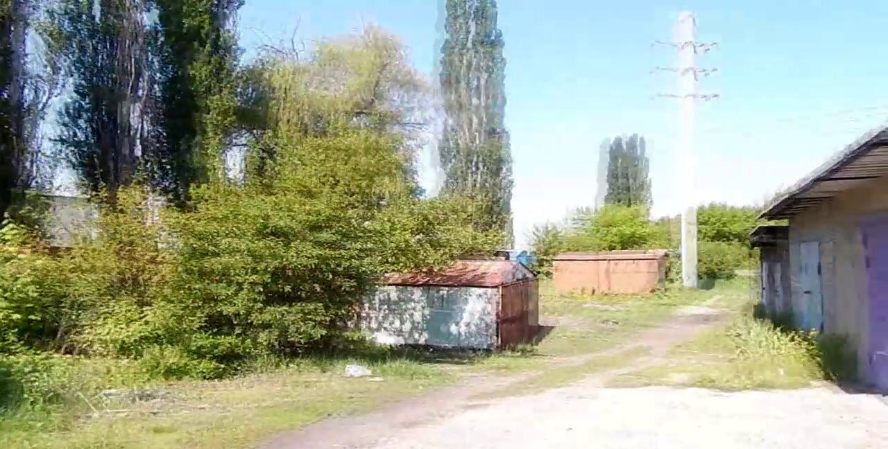 Download Solo - Poop a woman shits behind a barn, Defecation, Outdoor ShitWorld.net