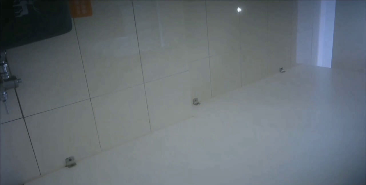 JAV - Chinese girls blondes and brunettes in a public toilet spy, Solo, WC