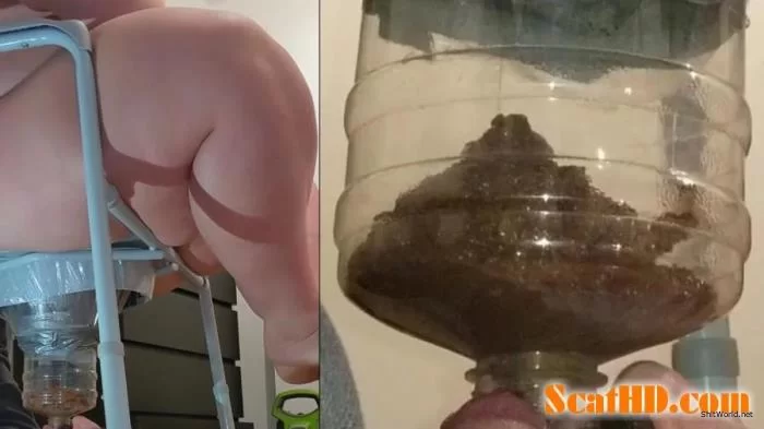 Queen Siya - Chugging LITERS of my poop-flavored pee HD 720p / 1.31 GB