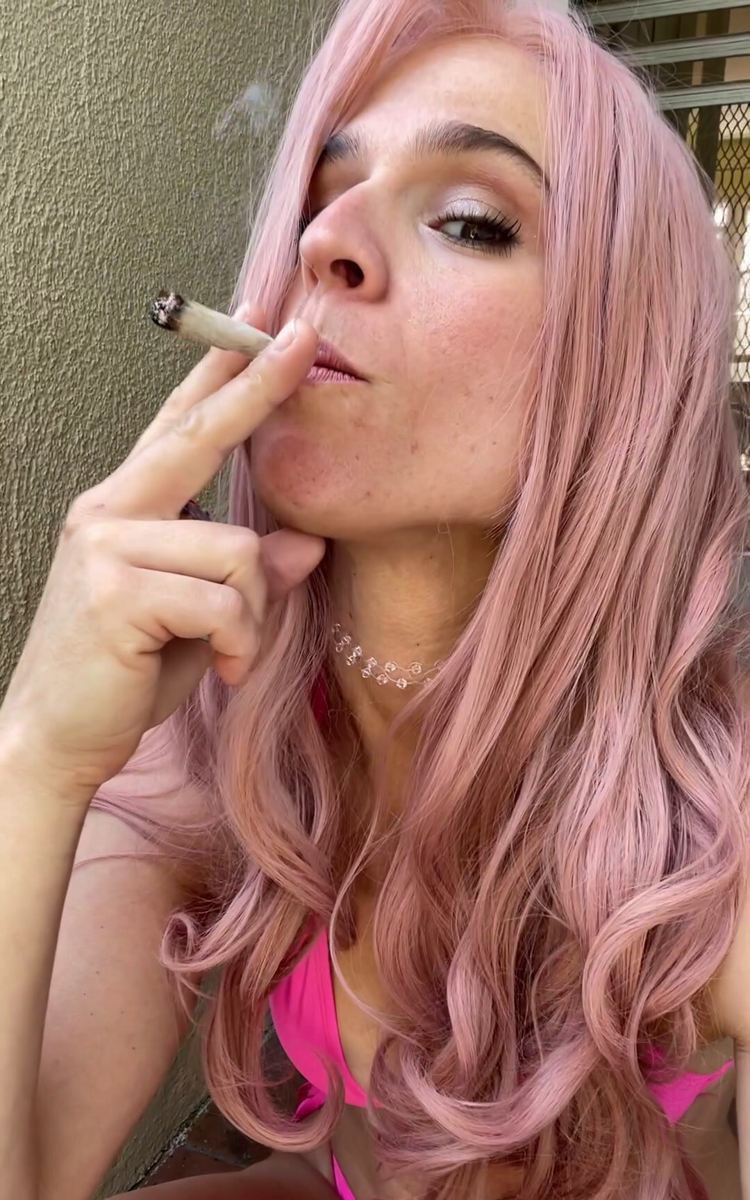 Download VibeWithMolly - The famous shitting stripper, Piss, Efro ShitWorld.net