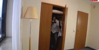 Monisworld - Schock - 2 Milfs vom Spanner überrascht, Pissing, Outdoor