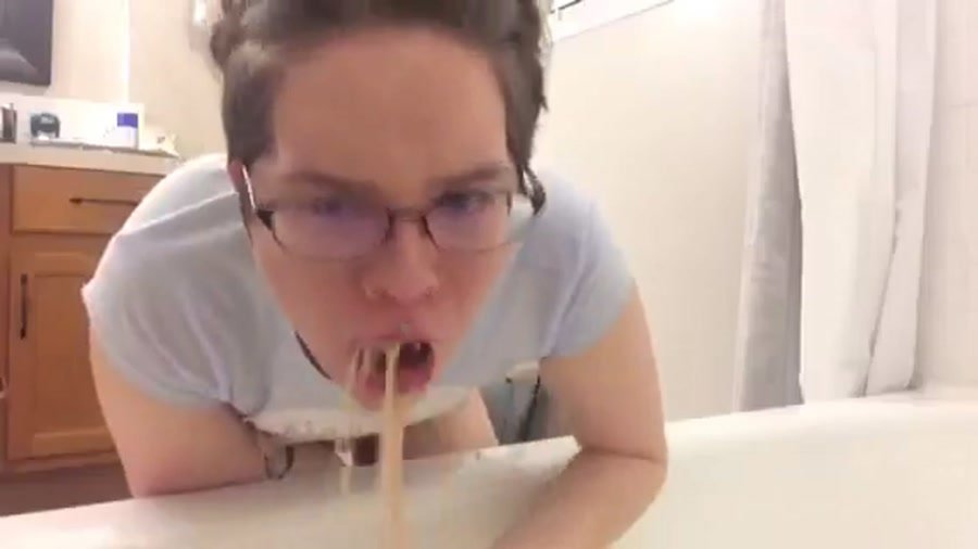 GwenyT - Little Gwen and the Doggy, Shitting Girls, Amateur