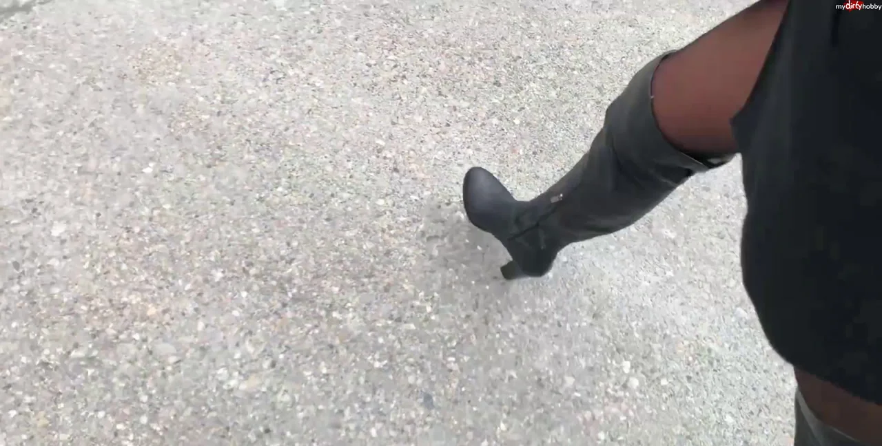 Daynia - Anale Sperma-Eskalation am Autohof - Ich mach fuer Jedem, Latex, Fetish