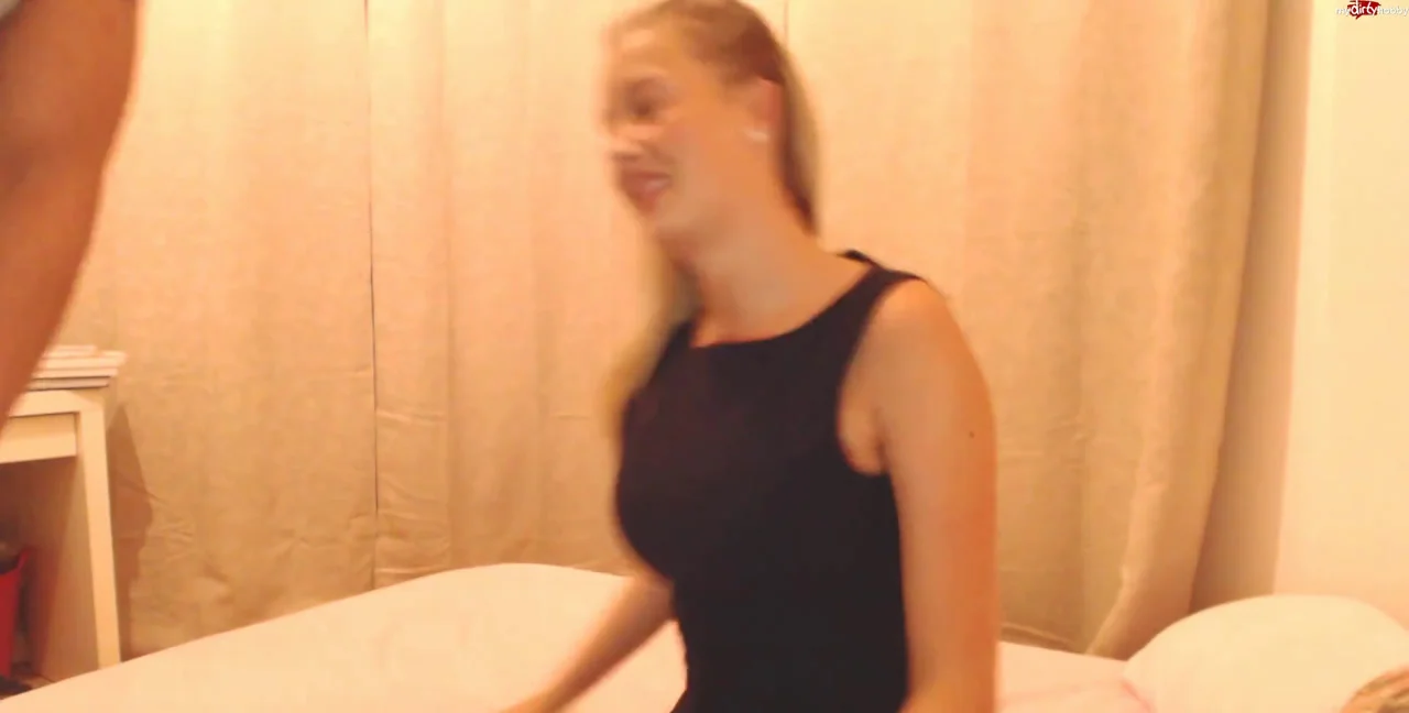 Perverse Almanac - WEIHNACHTSFEIER-STUDENTEN WOHNHEIM mit SHELLYSTAR, Pov, Pissing