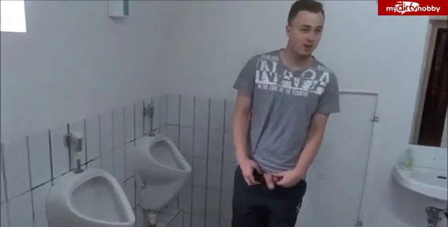 Perverse Almanac - Abgefickt auf dem Männerklo mit mausi67, Pissing, German