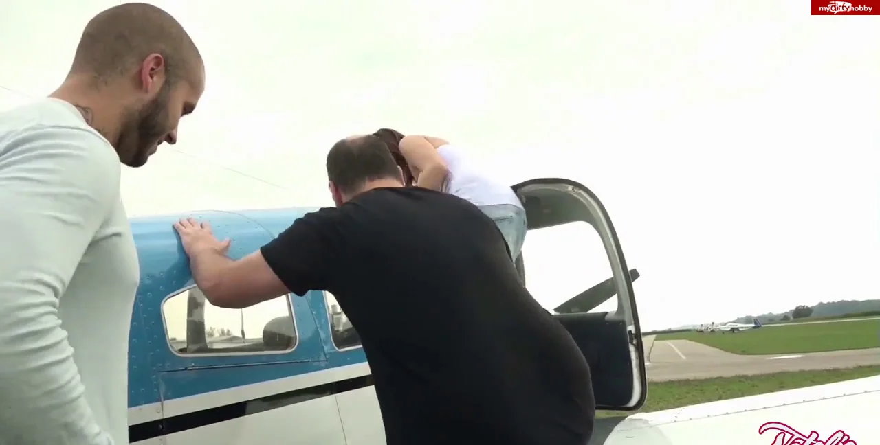 Perverse Almanac - Flugzeug - Skandal beim Rundflug mit Natalie Hot, Anal, MILFs