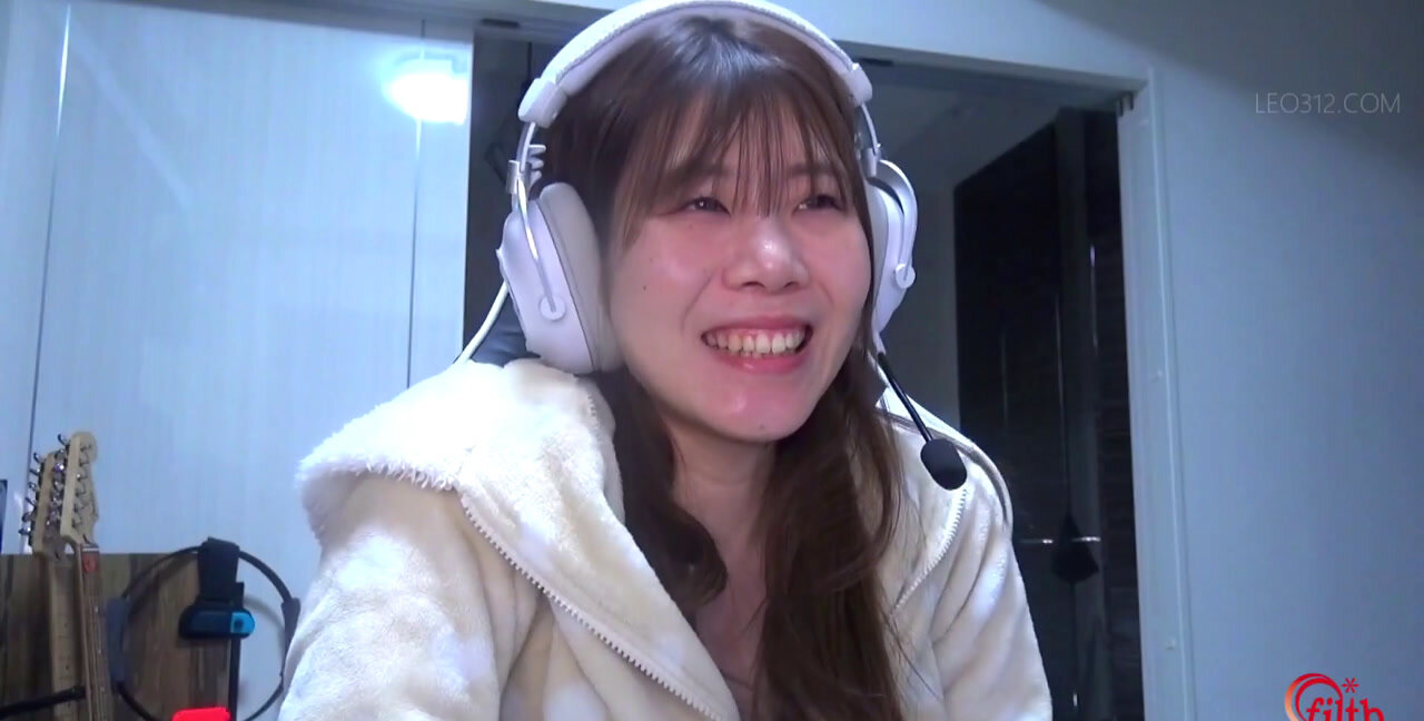She captured the farts she usually does at home, Japan, Hairy