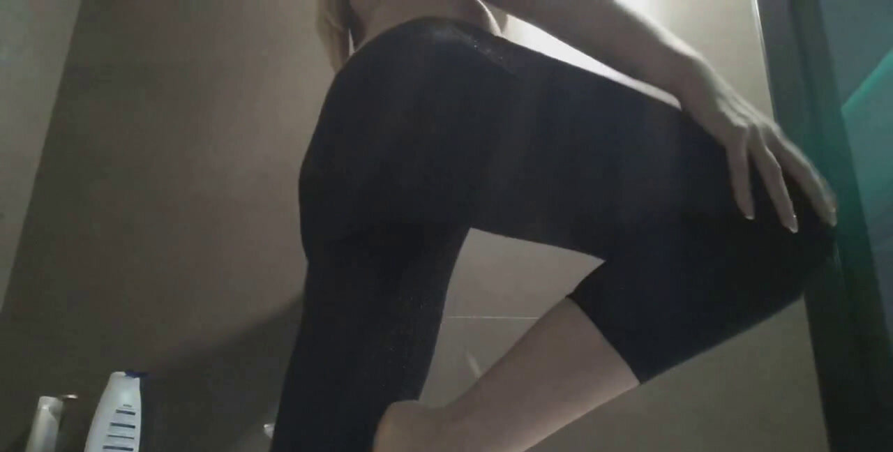Download thefartbabes - Shiny Tights Poop, Solo, Stars Scat ShitWorld.net
