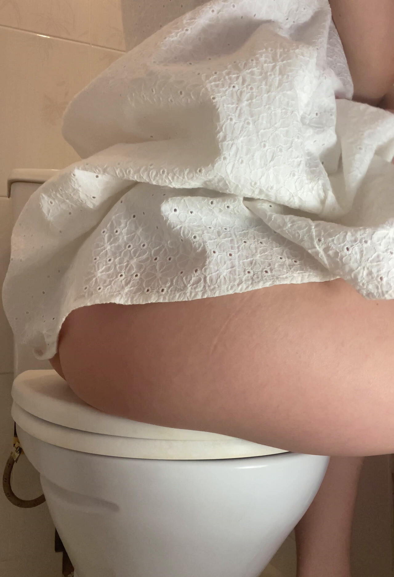 Download Markovna - Mladlena 4 short trips to the toilet, Scatting Girl, Shitting Ass ShitWorld.net