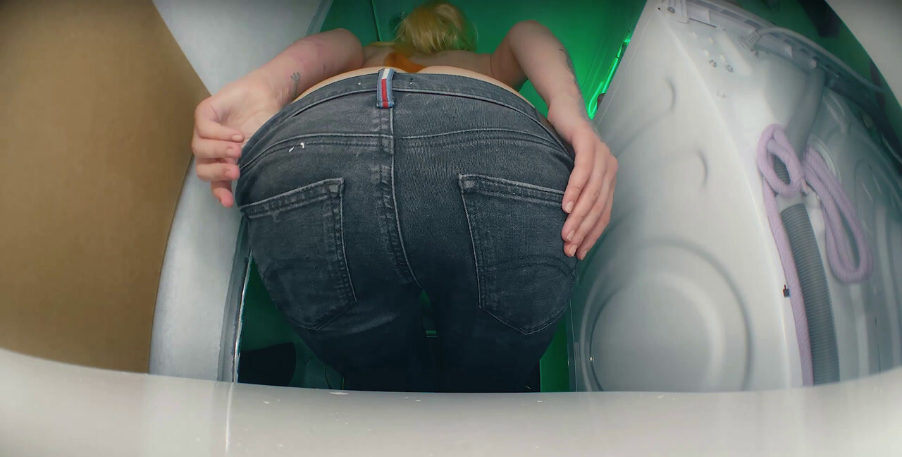 DirtyBetty - Have you sniffed female poop?, Extreme, Solo