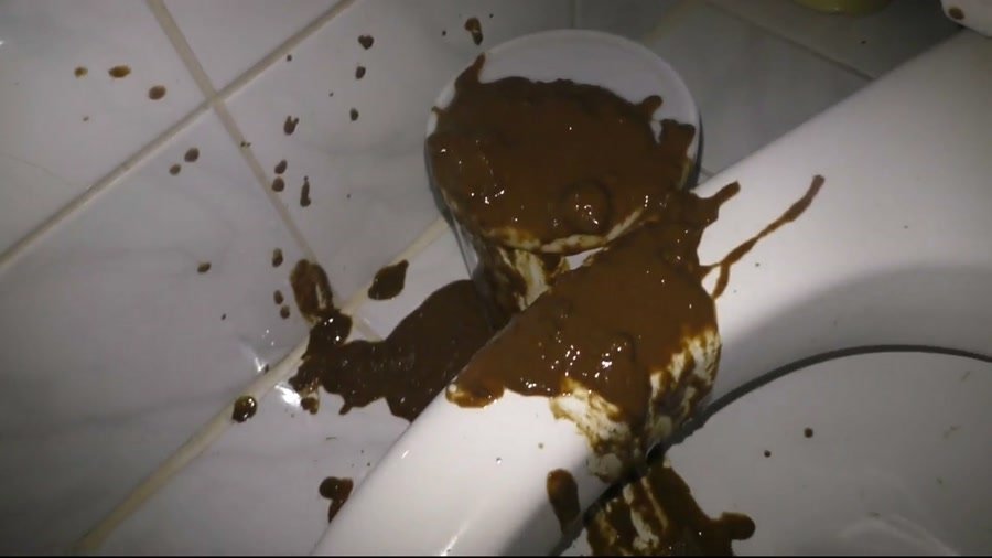 Download HotDirtyIvone - A diarrhea everywhere, Scatting, Amateur ShitWorld.net
