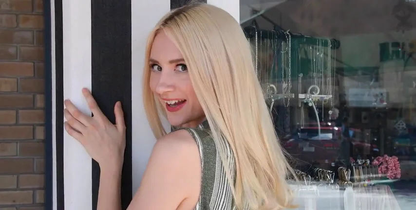Download Taylor - Vibrator and Masturbation Set, Orgasm, Piss ShitWorld.net
