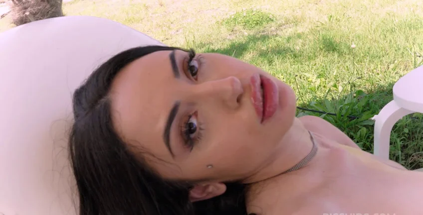 Download Isabella Angelina - New Top Class Skinny Get Her First BBC And Pee Drinking, Piss, IR ShitWorld.net