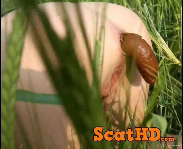 Nicolettaxxx - Summer Meadow Scared FullHD 1080p / 118 MB