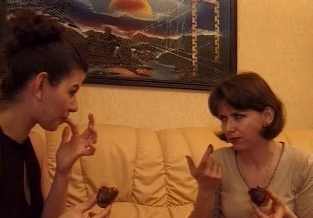 Ingrid Bovaria, Nelly Preston - Shit Chic 1, Blowjob, Eating
