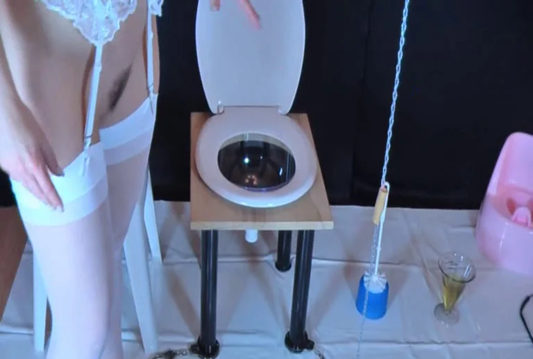 Download Lady Kalida - The Human Toilet - Attached, Poo, Lesbian ShitWorld.net