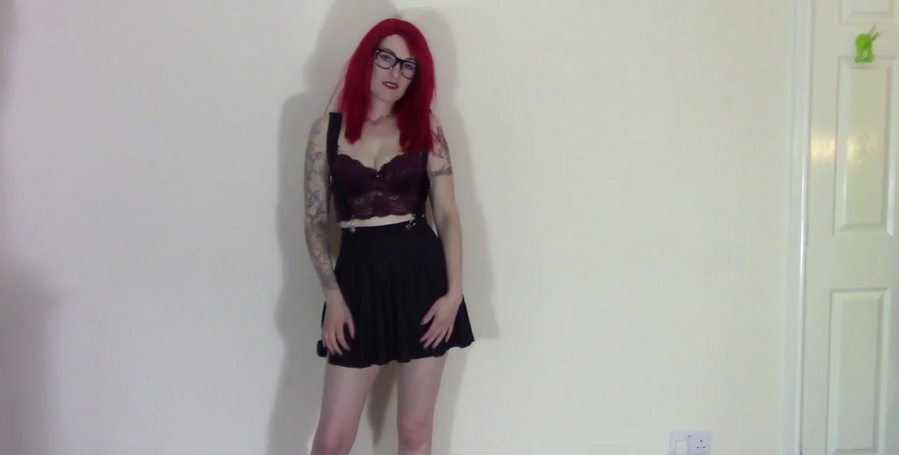 Download MessyChick - Come Closer, Solo, Poop Videos ShitWorld.net