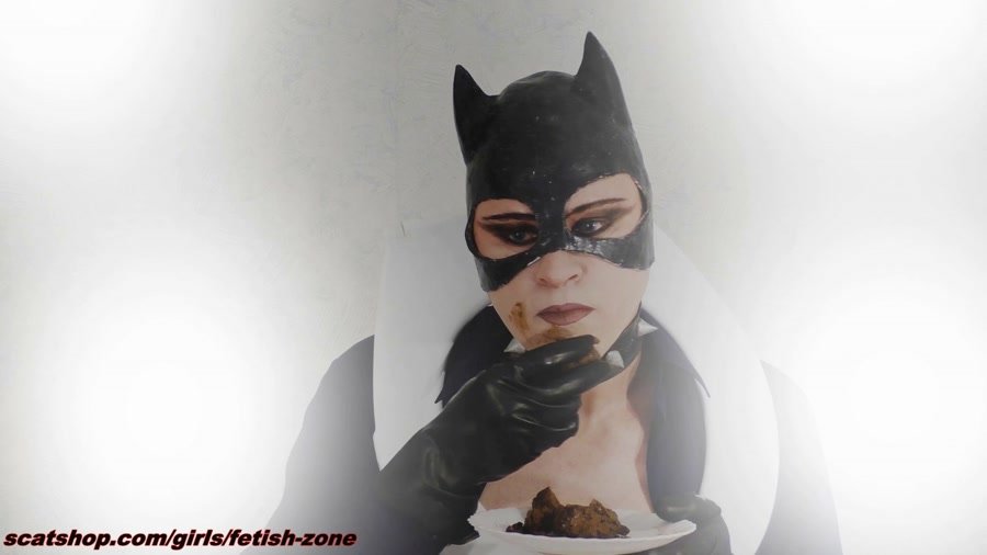 Fetish-zone - Catwoman smears and swallows, Solo, Cat
