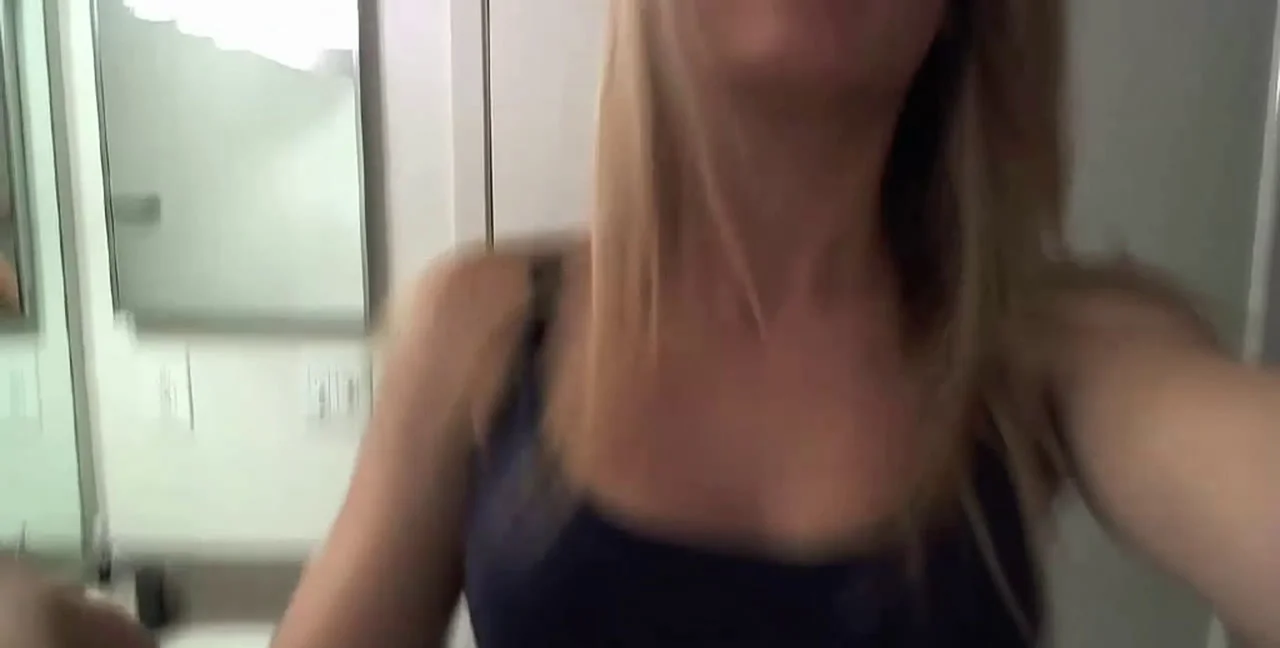 Matilda Scat - Super Star / 1.03 GiB, Scat.mov, Pissing