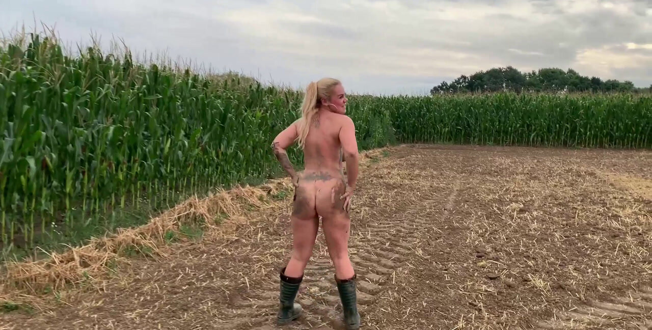 Download Devil Sophi - Extremely dirty with rubber boots in the field on the way, Shit, Outdoor ShitWorld.net