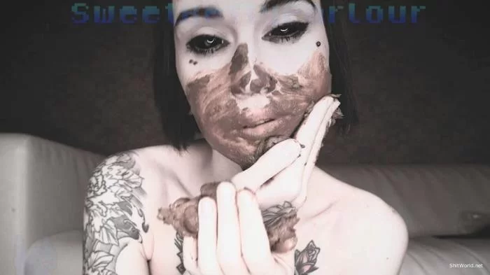 SweetBettyParlour - Lets Get my Face Covered in Shit HD 720p / 191 MB