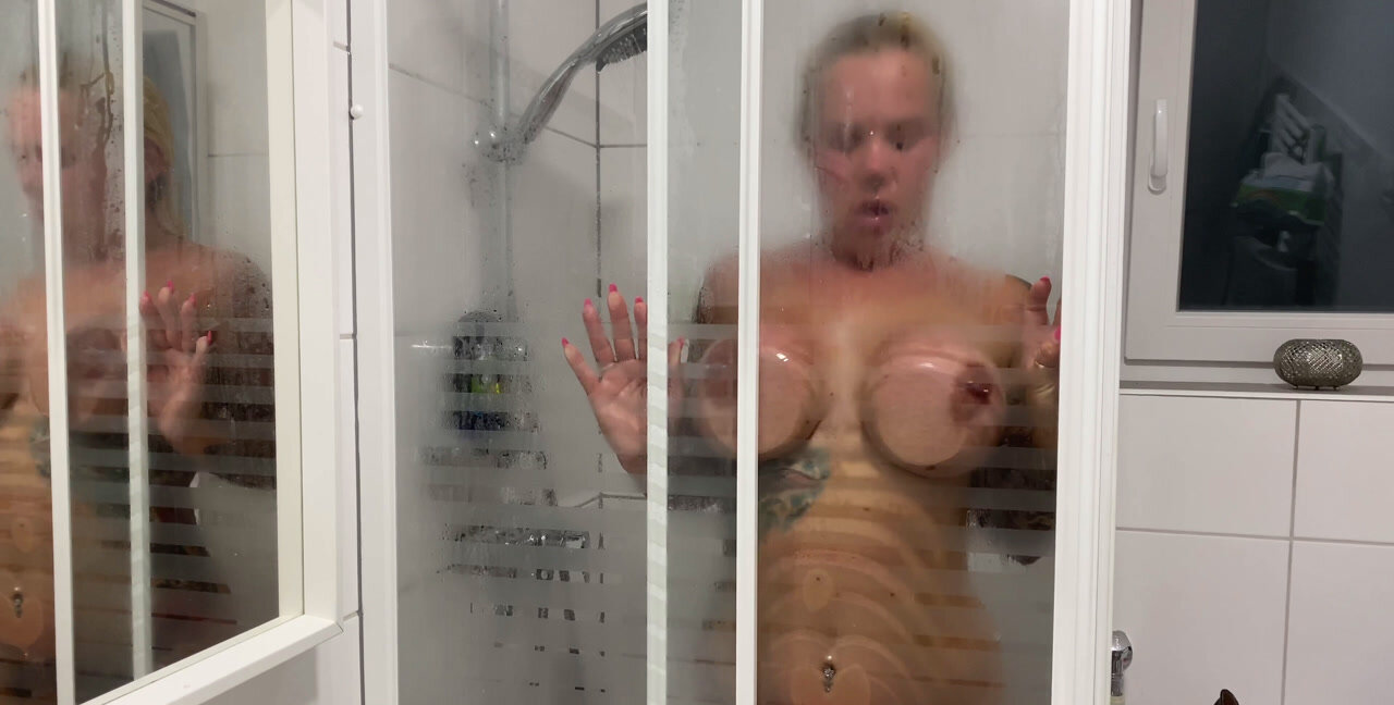 Devil Sophie - Hottest shit of the year after showering rubbed the big, Milf, Solo