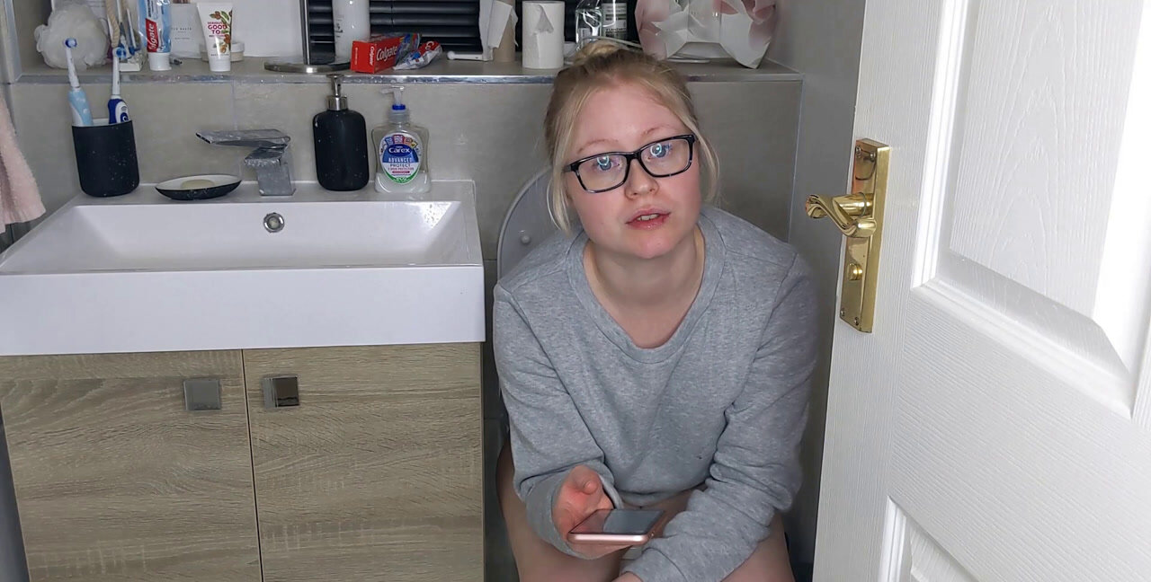 Download PooGirlSofia - Talking on the toilet whilst shitting, Extreme, Solo ShitWorld.net