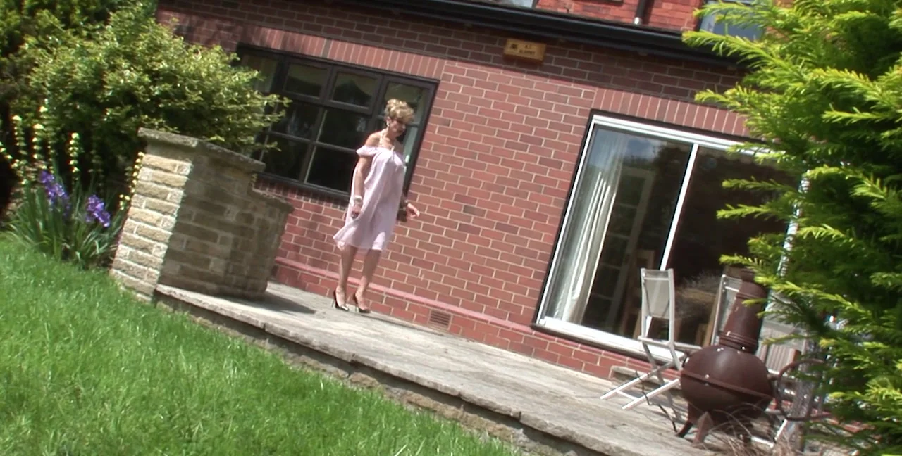 Lady Sonia - The voyeur and the naked housewife, Masturbation, Big Tits