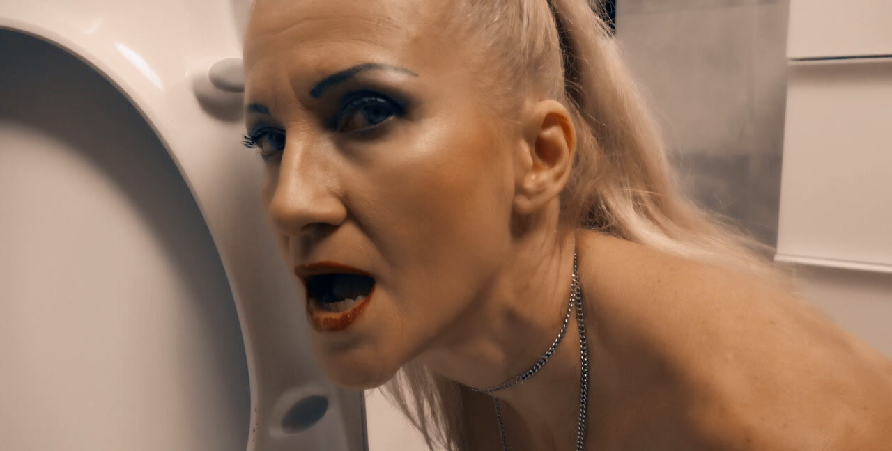 Download Solo - Toilet brush in pussy, Eat, Eat Shit ShitWorld.net