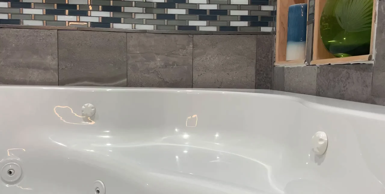 Download Princesss Kazeer - Kazer Shcatting on a Fresh Clean Jacuzzi Tub, Amateur, Solo ShitWorld.net