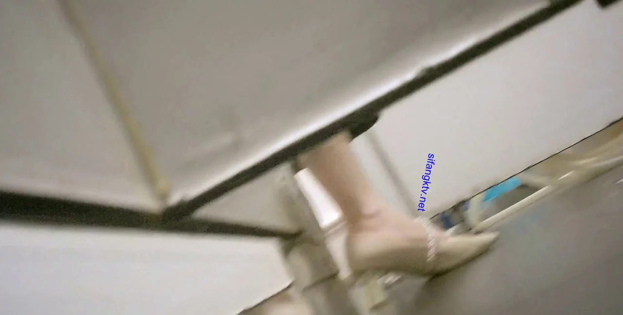 Download Chinese Girls - Look directly at the beautiful pussies, Asian, Peeing ShitWorld.net