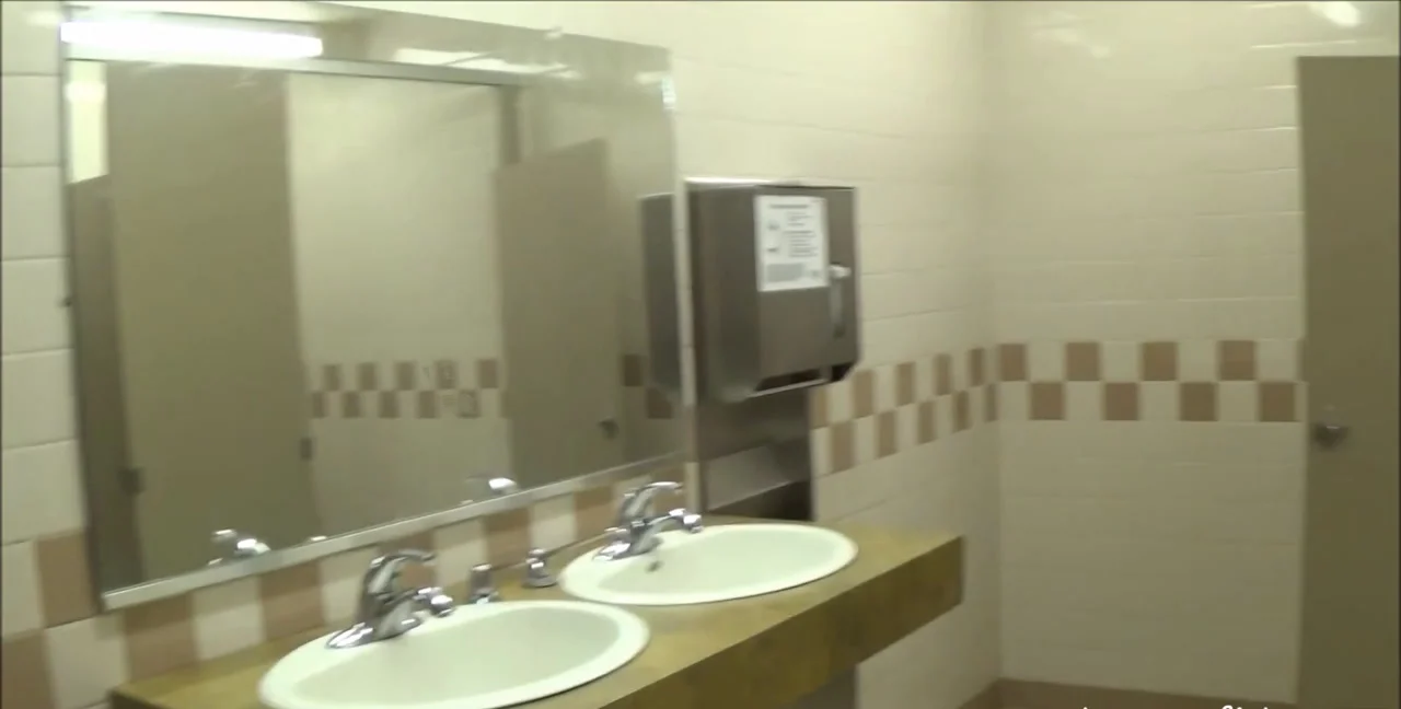 Samantha Starfish - Pooping In The Mens Room, Shitting Bobs, Solo
