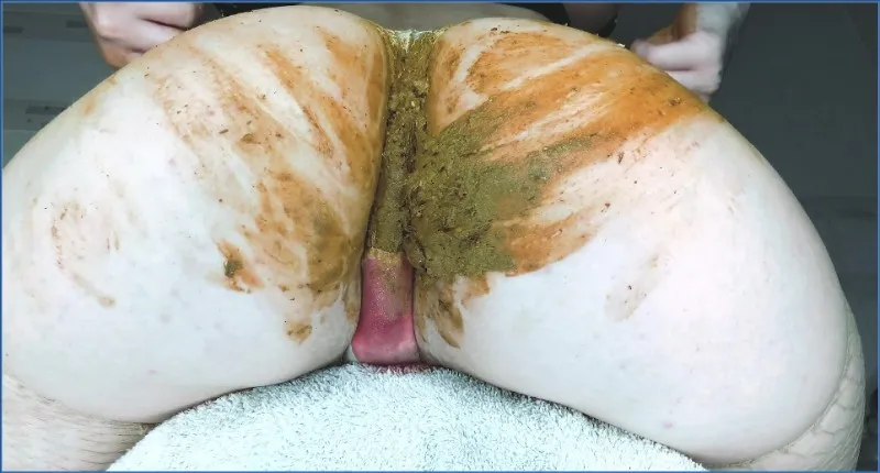 Download SweetBettyParlour's Scat Fetish Romp - Shitting, Solo, Smearing, and Shit Eating (Russian) ShitWorld.net