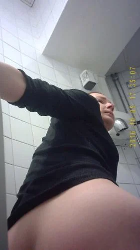 hidden camera in the women's toilet of the institute SD / 2.77 GB