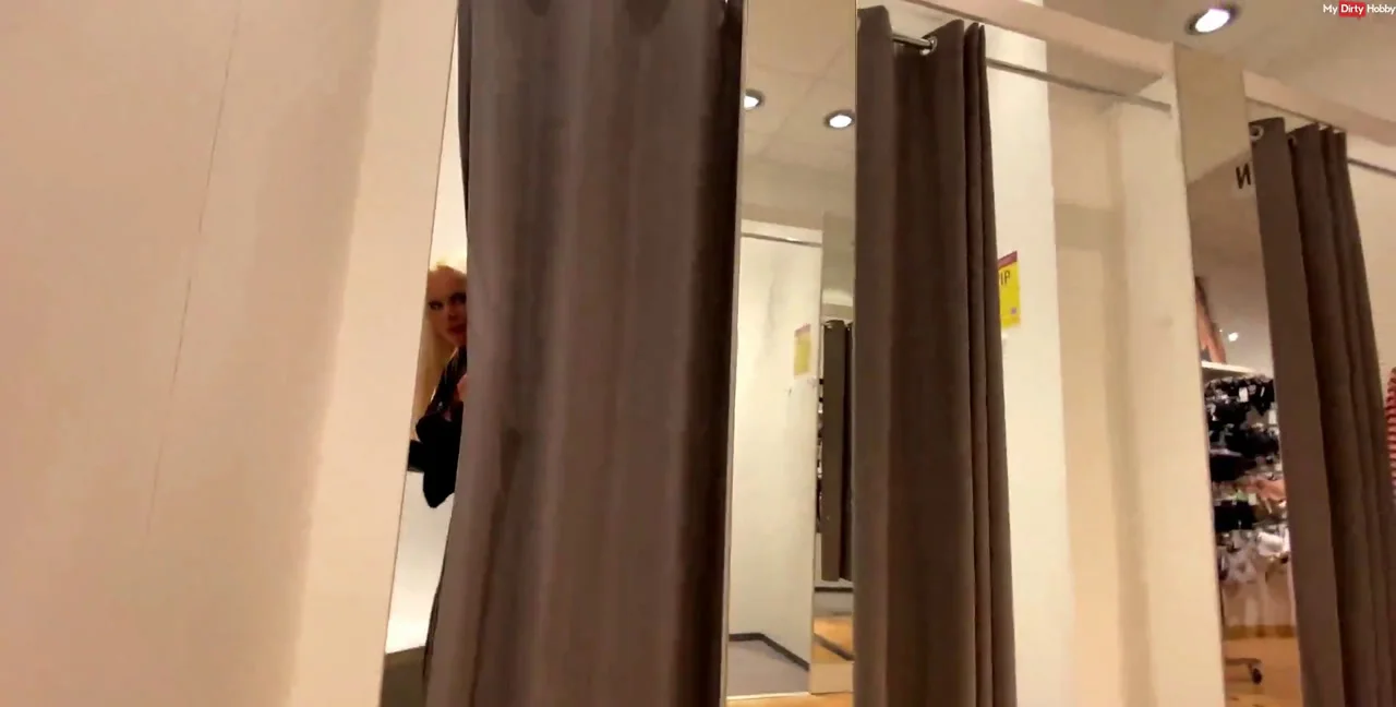 Devil Sophie, SteffiBlond - Blow shop - Schnellspritzer beim shoppen abgeblasen