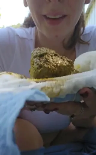 Download PrincessBabyLuna - Smelly lick the shit out of the diaper ShitWorld.net