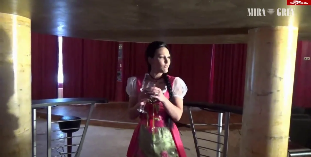 Mira-Grey, Vampira89 - Sperma Walk im Dirndl, Creampie, Masturbation