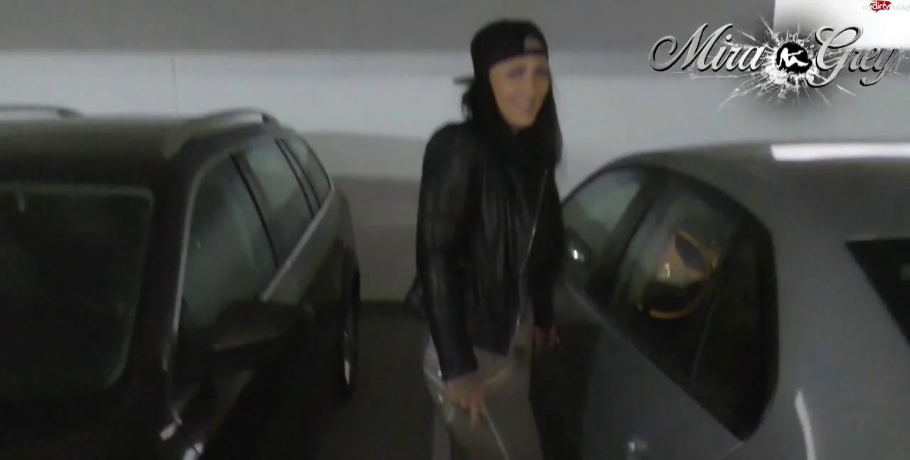 Mira-Grey, Vampira89 - Public erwischt - Ficken in der Tiefgarage, Amateur, Pissing