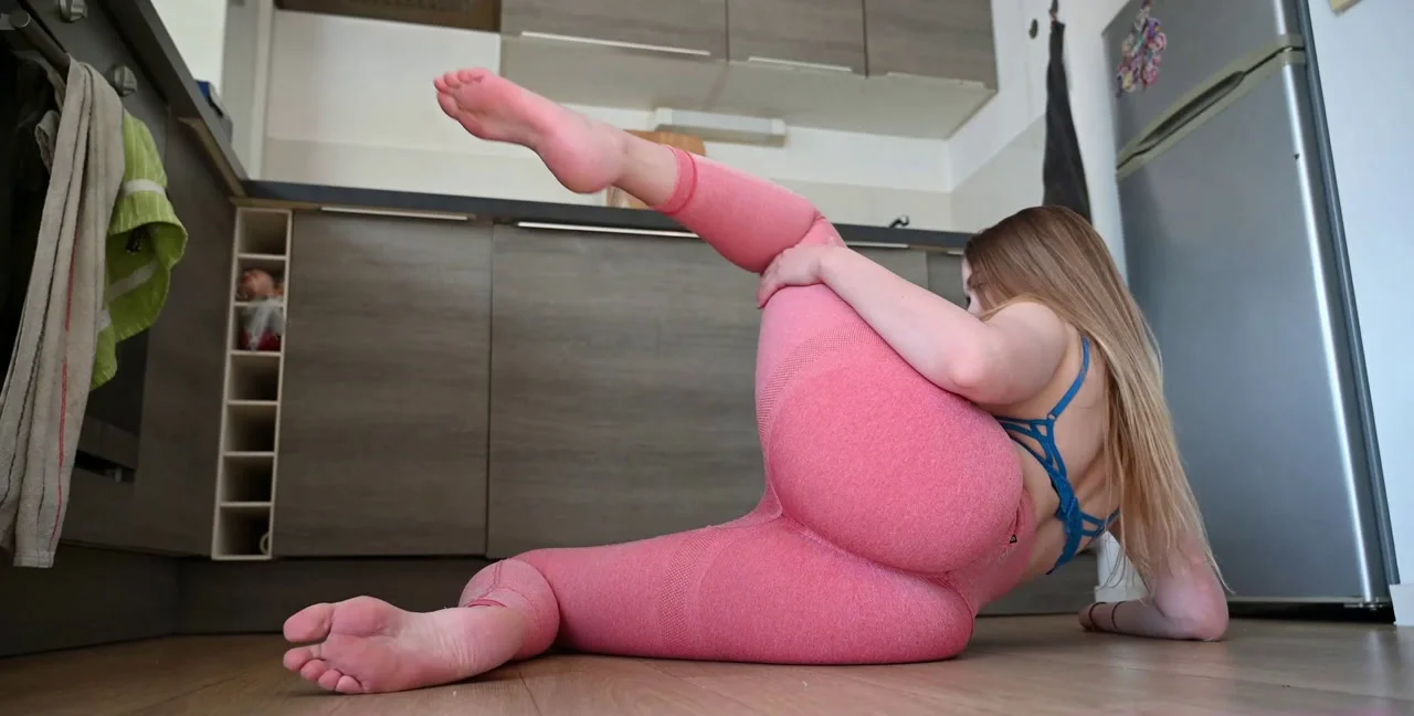 Download Ninounini - Shitting ass for yoga, Solo, French ShitWorld.net