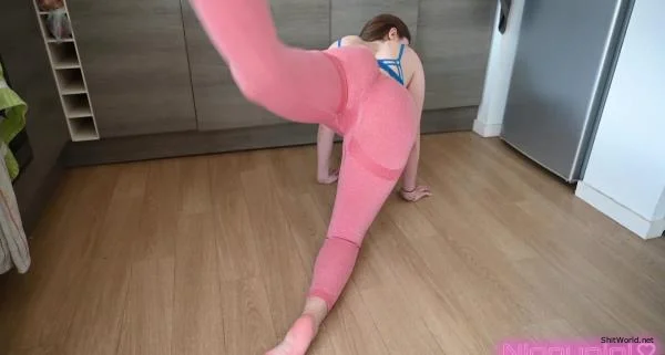 Shitting ass for yoga FullHD 1080p / 783.77 MB